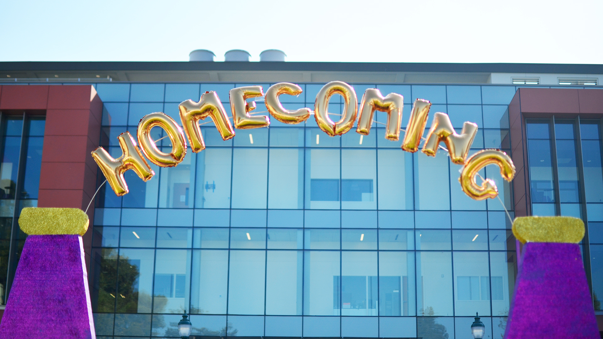 Homecoming Zoom Backgrounds | Whittier College